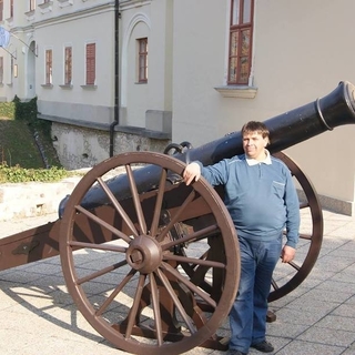 5df3c68c1bfprofilképe
