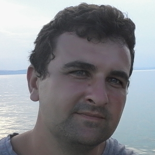 2e6aeef4profilképe