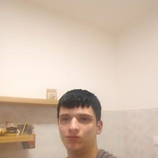 b735e607f1f4c3profilképe