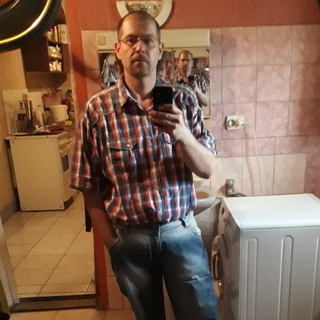 38e4acbprofilképe